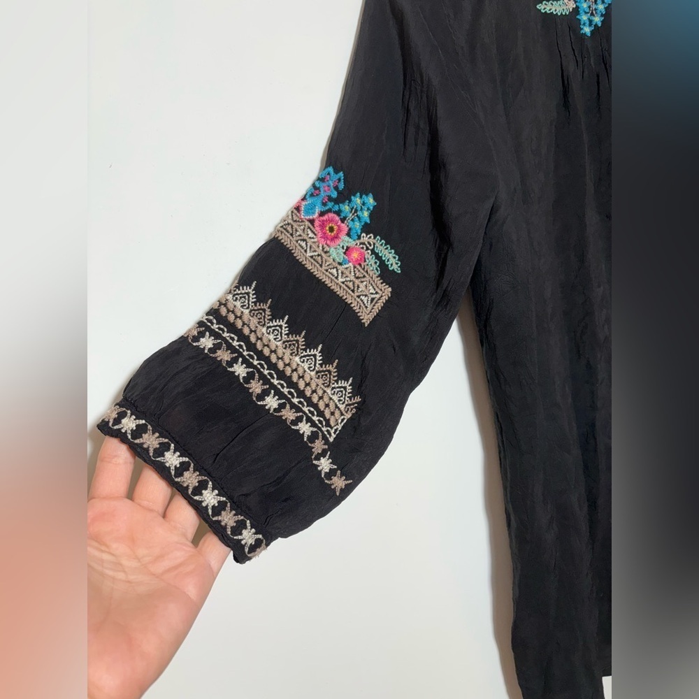 JOHNNY WAS "SARABETH" Embroidered 3/4 Sleeve In Blacke Tunic Top - Picture 12 of 13